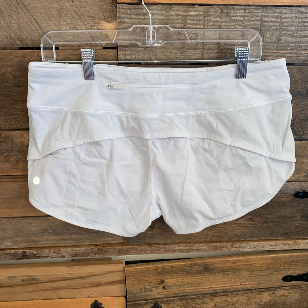 LULULEMON SPEED UP SHORTS LOW RISE 2.5 INCH WHITE SIZE 8
